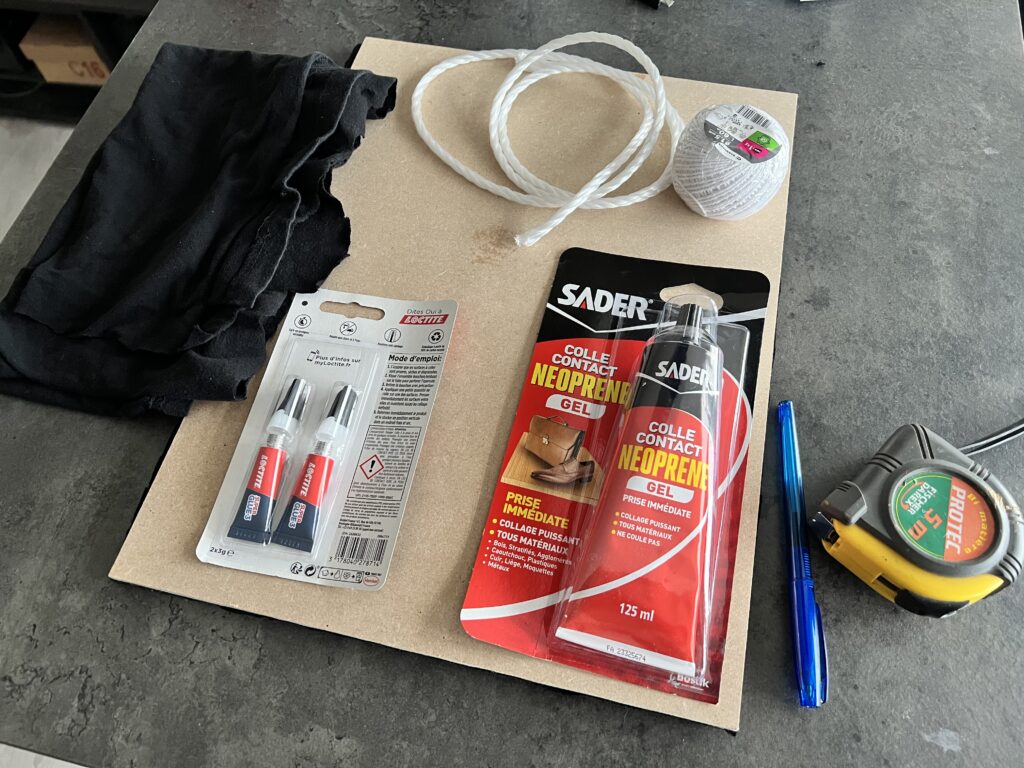 Coller, fixer, assembler